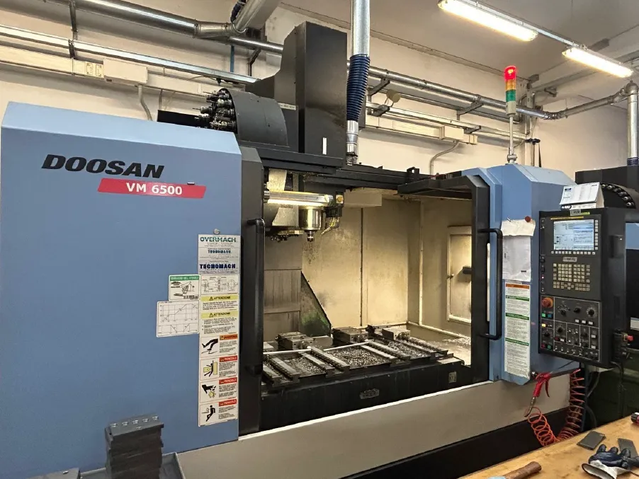 centro-di-lavoro-verticale-doosan-vm6500-usato